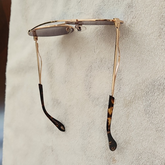 Givency Round Sunglasses - Picture 5 of 11